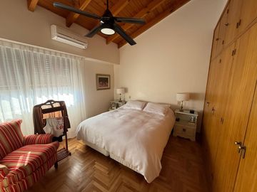HERMOSA CASA EN VENTA EN VILLA DEL PARQUE