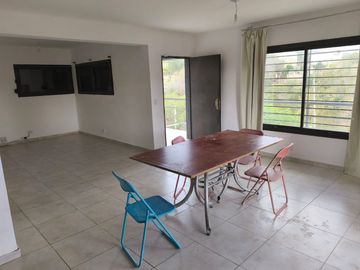 Casa  3 ambientes gran terreno en Estancia Vieja