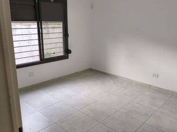 Casa  3 ambientes gran terreno en Estancia Vieja