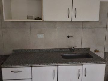 Casa  3 ambientes gran terreno en Estancia Vieja