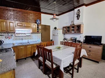 VENTA IMPECABLE CASA CORRIENTES-CAPITAL