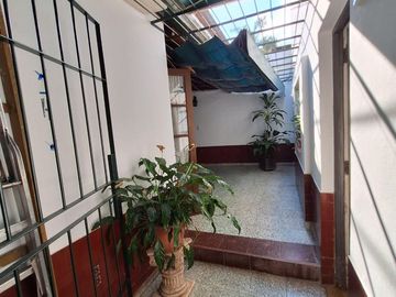 VENTA IMPECABLE CASA CORRIENTES-CAPITAL