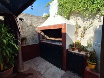VENTA IMPECABLE CASA CORRIENTES-CAPITAL
