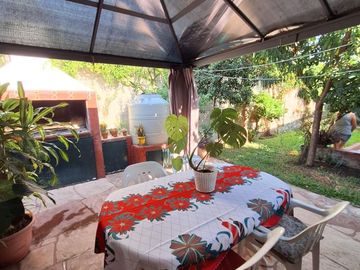VENTA IMPECABLE CASA CORRIENTES-CAPITAL