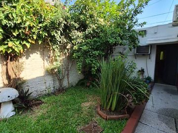 VENTA IMPECABLE CASA CORRIENTES-CAPITAL