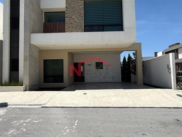 Casa  en venta en Residencial Villas la Joya al norte de Saltillo