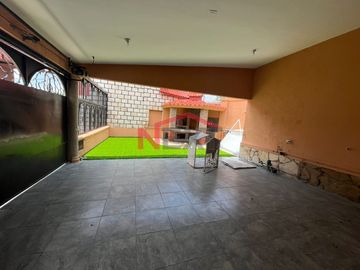 VENTA DE CASA EN FRACCIONAMIENTO BUGAMBILIAS