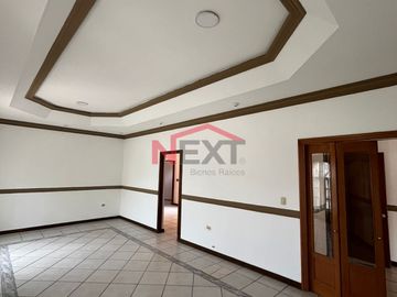 VENTA DE CASA EN FRACCIONAMIENTO BUGAMBILIAS