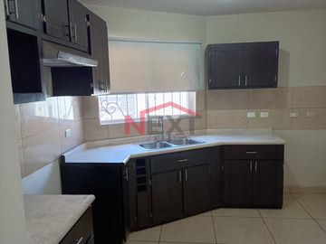 VENTA DE CASA AL PONIENTE DE SALTILLO EN FRACCIONAMIENTO SAN RAFAEL