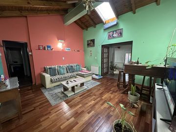 Casa en venta zona Santa Genoveva 4 dormitorios