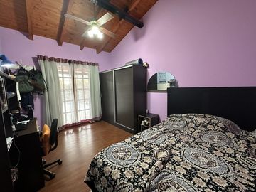 Casa en venta zona Santa Genoveva 4 dormitorios
