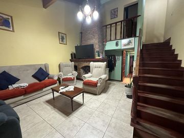 Casa en venta zona Santa Genoveva 4 dormitorios