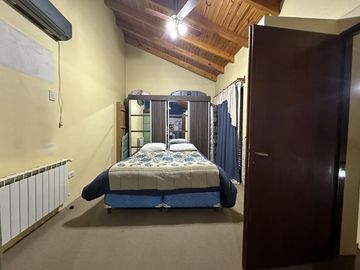 Casa en venta zona Santa Genoveva 4 dormitorios