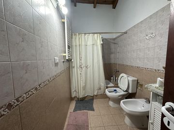Casa en venta zona Santa Genoveva 4 dormitorios