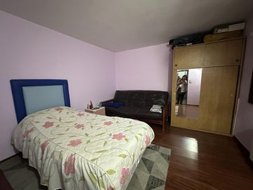 Casa en venta zona Santa Genoveva 4 dormitorios