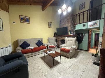 Casa en venta zona Santa Genoveva 4 dormitorios