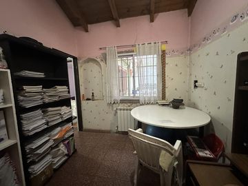 Casa en venta zona Santa Genoveva 4 dormitorios