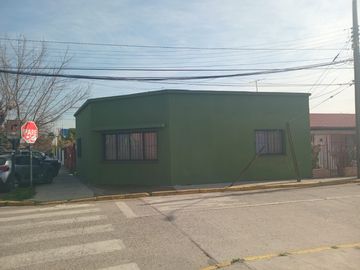 CASA ESQUINA SOLIDA Y CON EXCELENTE UBICACIÓN EN EL BOSQUE