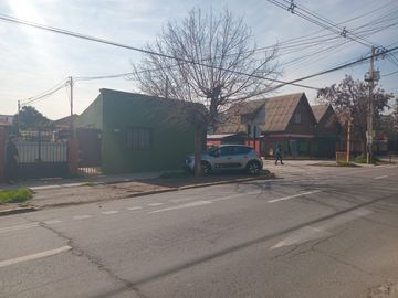 CASA ESQUINA SOLIDA Y CON EXCELENTE UBICACIÓN EN EL BOSQUE