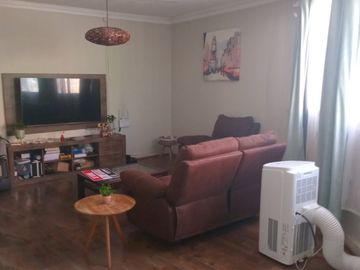 CASA ESQUINA SOLIDA Y CON EXCELENTE UBICACIÓN EN EL BOSQUE
