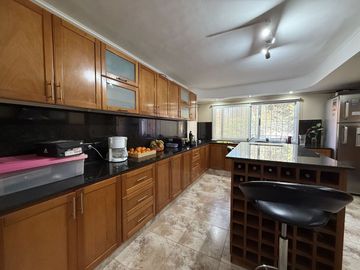 Venta Casa quinta en Del viso de 6 ambientes