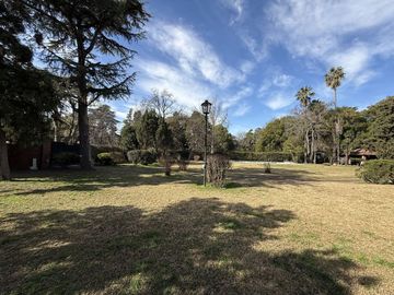 Venta Casa quinta en Del viso de 6 ambientes