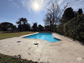 Venta Casa quinta en Del viso de 6 ambientes