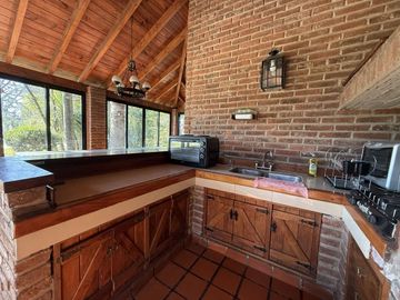 Venta Casa quinta en Del viso de 6 ambientes