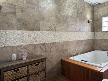 Venta Casa quinta en Del viso de 6 ambientes