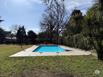 Venta Casa quinta en Del viso de 6 ambientes