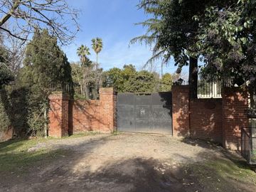 Venta Casa quinta en Del viso de 6 ambientes