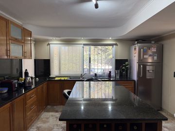 Venta Casa quinta en Del viso de 6 ambientes