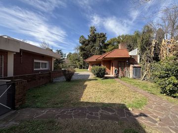 Venta Casa quinta en Del viso de 6 ambientes