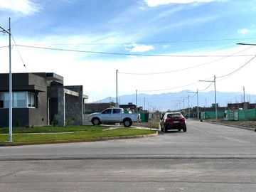 CASA DE CUATRO HABITACIONES - BARRIO LA QUEBRADA
