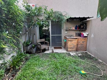 Departamento Triplex en San Isidro con jardin