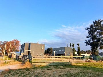 VENTA CASA 4 AMBIENTES EN LAS CASUARINAS, DEL VISO