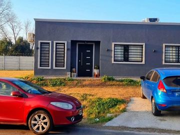 VENTA CASA 4 AMBIENTES EN LAS CASUARINAS, DEL VISO