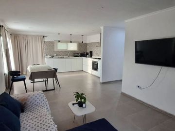 VENTA CASA 4 AMBIENTES EN LAS CASUARINAS, DEL VISO
