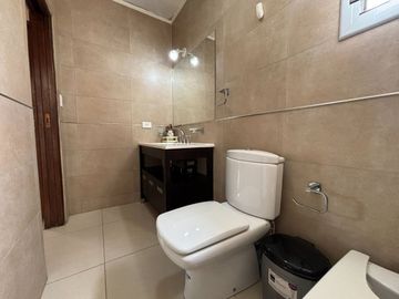 CASA 4 DORM, 4 BAÑOS, QUINCHO Y PILETA, LA ZAGALA.