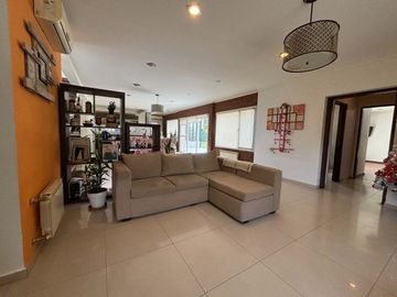 CASA 4 DORM, 4 BAÑOS, QUINCHO Y PILETA, LA ZAGALA.