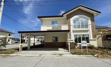 For Sale House And Lot  4-Bedroom  With 2 Carport In Solana Casa Real Pampanga