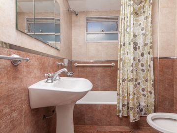 VENTA departamento 3amb.Al fte.tza. propia.S/exp.
