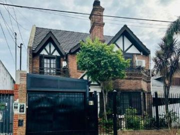 Excelente Oportunidad! Casa 4 Ambientes con Quincho y Piscina
