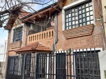 VENTA CASA 6 AMBIENTES