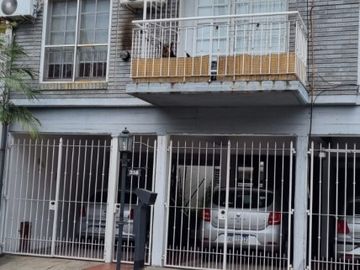 Venta Departamento 2 Ambientes, Con Cochera y Jardin
