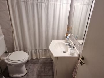 Venta Departamento 2 Ambientes, Con Cochera y Jardin