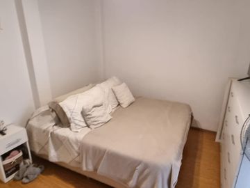 Venta Departamento 2 Ambientes, Con Cochera y Jardin