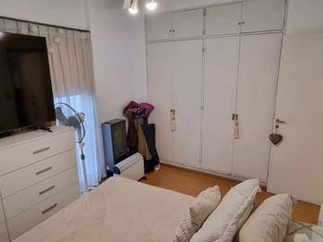 Venta Departamento 2 Ambientes, Con Cochera y Jardin