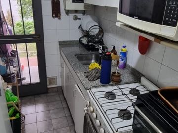 Venta Departamento 2 Ambientes, Con Cochera y Jardin