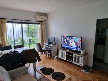 Venta Departamento 2 Ambientes, Con Cochera y Jardin